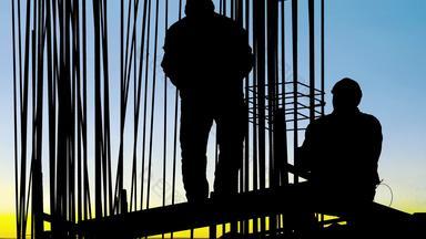 金属框架工人安全波兰人线基地钢筋混凝土支柱建设网站日落